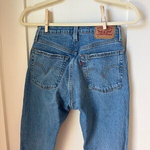Women’s Levi's 501 Straight Jeans